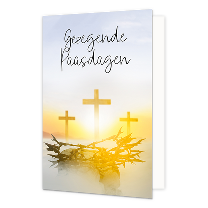 Gezegende paasdagen - Formaat: Normaal - Vorm: Staand - Paaskaart - Op deze paaskaart staan drie kruizen en een doornkroon met daarboven de tekst: "Gezegende Paasdagen". - Snelwenskaart
