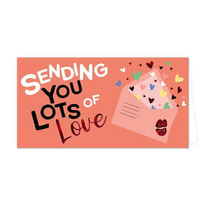 Op deze wenskaart staat een envelop waar gekleurde hartjes uitkomen met daarnaast de tekst: "Sending you lots of love".