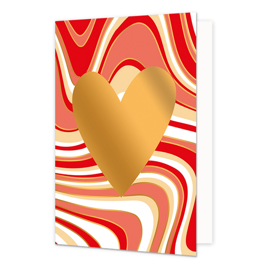 Op deze wenskaart staat een gouden hart op een artistieke achtergrond met de kleuren rood, roze, beige en wit. 