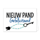 Nieuw pand gefeliciteerd - Formaat: Standaard - Vorm: Liggend - Woningkaart - Op deze wenskaart staat de teskt: "Nieuw pand gefeliciteerd" met daaronder een sleutel. - Snelwenskaart