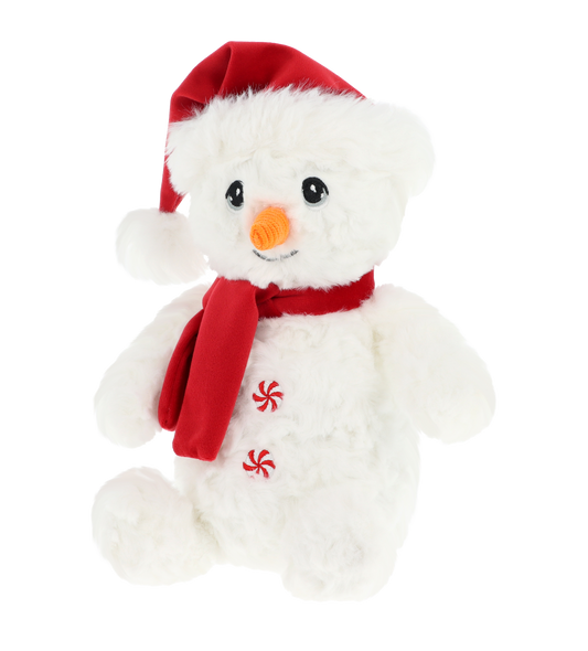 Sneeuwpop knuffel - Deze knuffel sneeuwman heeft een zachte, witte pluche vacht en zit in een zittende houding. De sneeuwman is voorzien van een rode kerstmuts met een pluche pompon, een bijpassende rode sjaal, een opvallende oranje wortelneus, donkere ogen, een vriendelijk geborduurd mondje en twee rood-witte pepermuntknopen op de buik. - Snelwenskaart