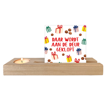 Daar wordt aan de deur geklopt