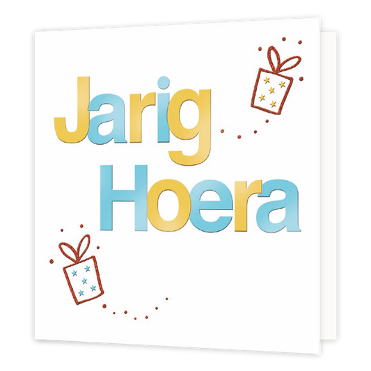 XL kaart - Jarig hoera - Formaat: Groot - Vorm: Vierkant - Verjaardagskaart - Op deze wenskaart staat de tekst: "Jarig hoera" met twee cadeautjes. - Snelwenskaart
