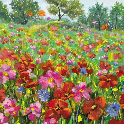 Op deze wenskaart staat een bloemenveld met bloemen in de kleuren rood, roze en blauw.