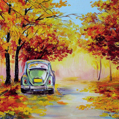 Op deze wenskaart staat een groene volkswagen kever die in een herfstig bos staat.