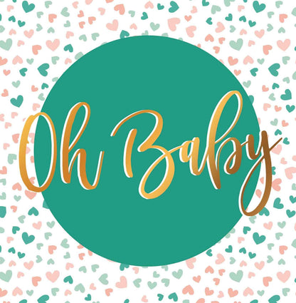 Op deze wenskaart staan witte konijntjes en hartjes met in het midden een grote blauwe cirkel met de tekst: "Hoera een zoon".